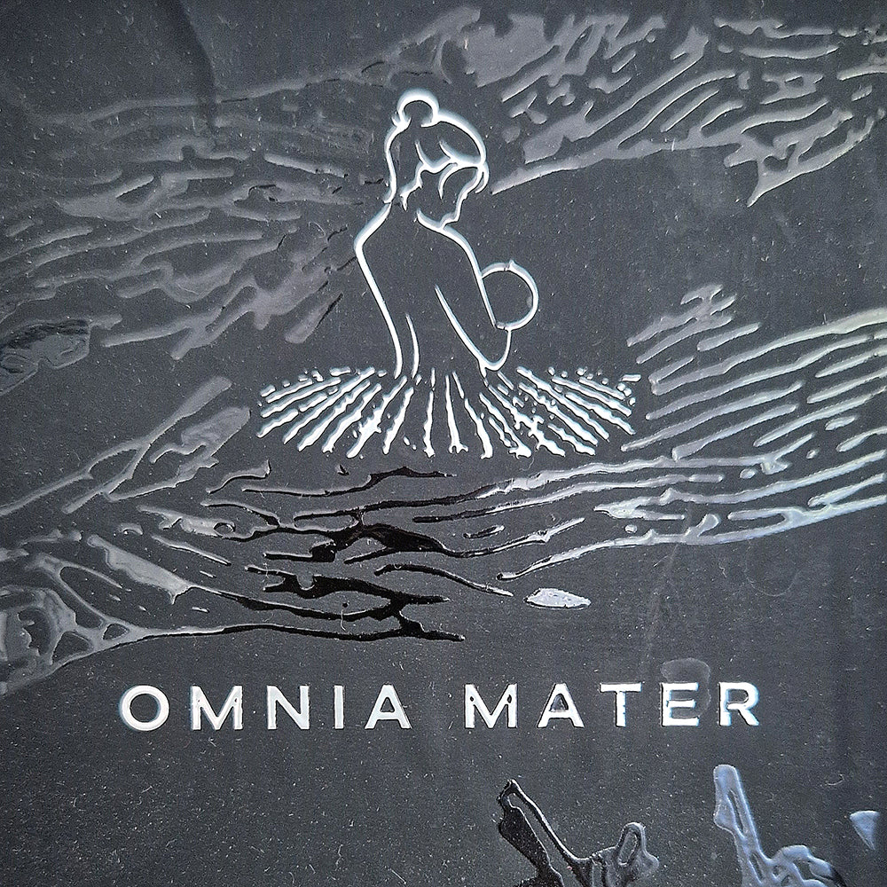 OMNIA MATER